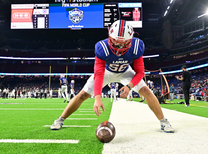 atascocita lamar football texas high school playoff regional semifinal tom dendy 2023 TD1_0024